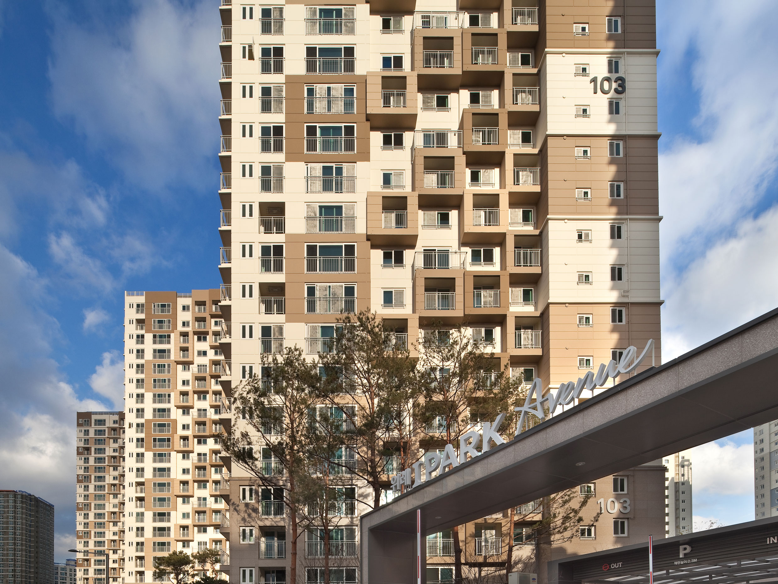 IPARK Avenue, Wirye