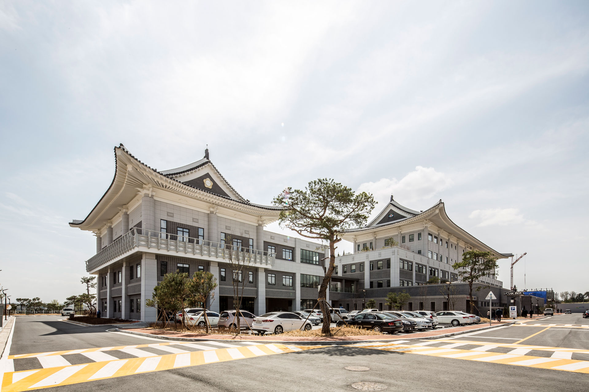 2015-Yecheon-Government-Office-Building_slide