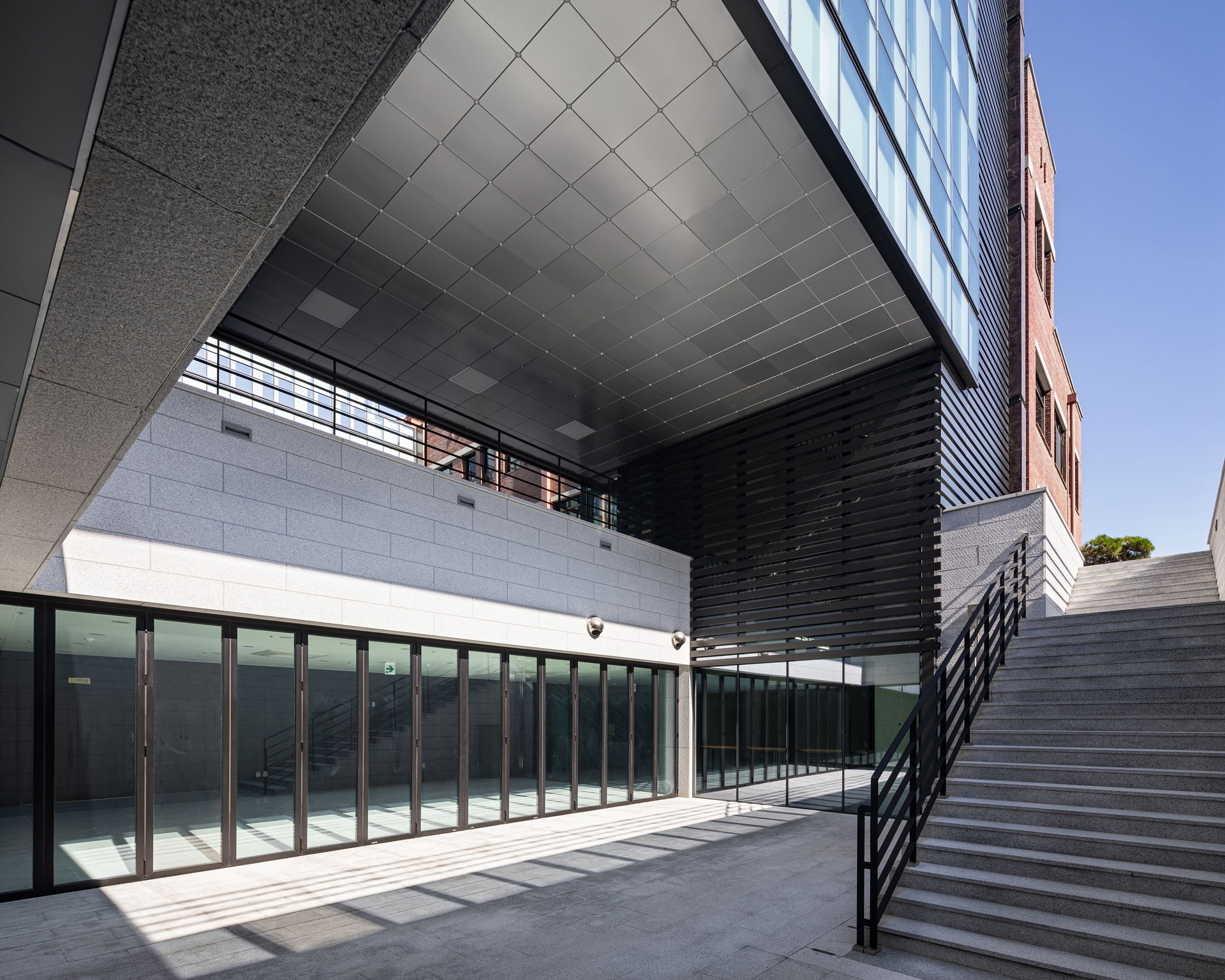 2016-Hyecheongwan,-Daejeon-Institute-of-Science-and-Technology-slide